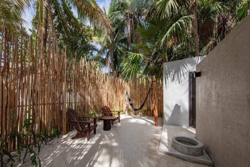 JUNGLE VIEW – Una Cama King Para Parejas o Individual - Imagen 2